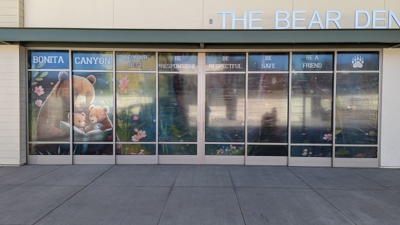 <p>window graphics</p><p>wall graphics</p> Photo